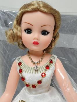 Madame Alexander - Queen Elizabeth Recessional Cissy - Doll